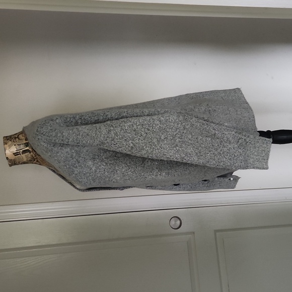 Sweater - Picture 3 of 4